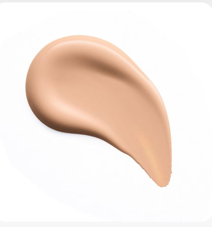 ESSENCE - SILKY BLUR HYDRATING LONGWEAR FOUNDATION.30ml
